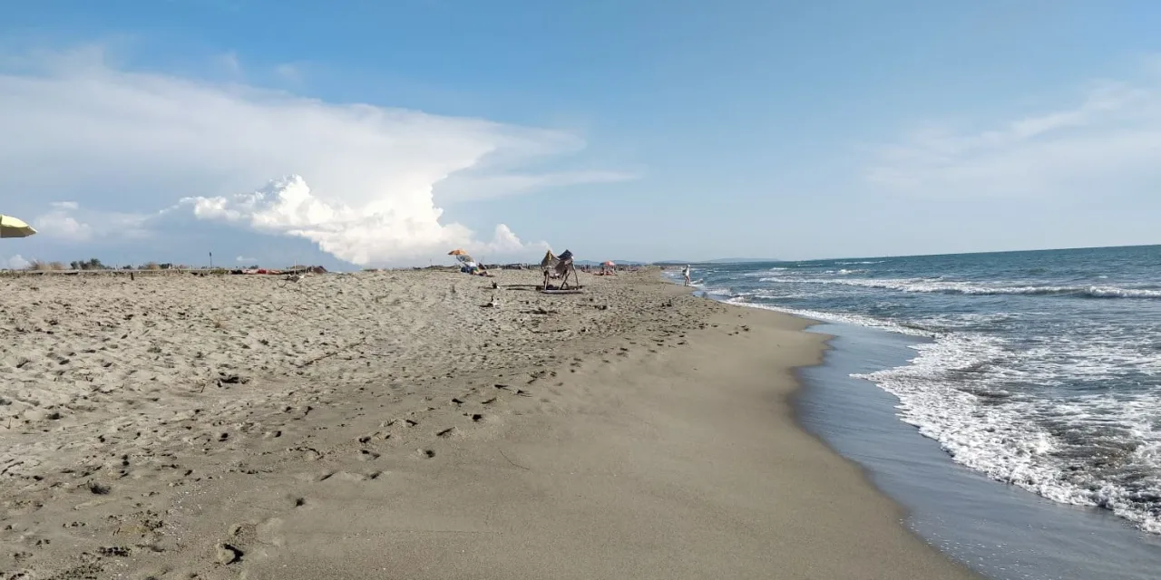 Spiaggia Lecciona per nudisti in Toscana