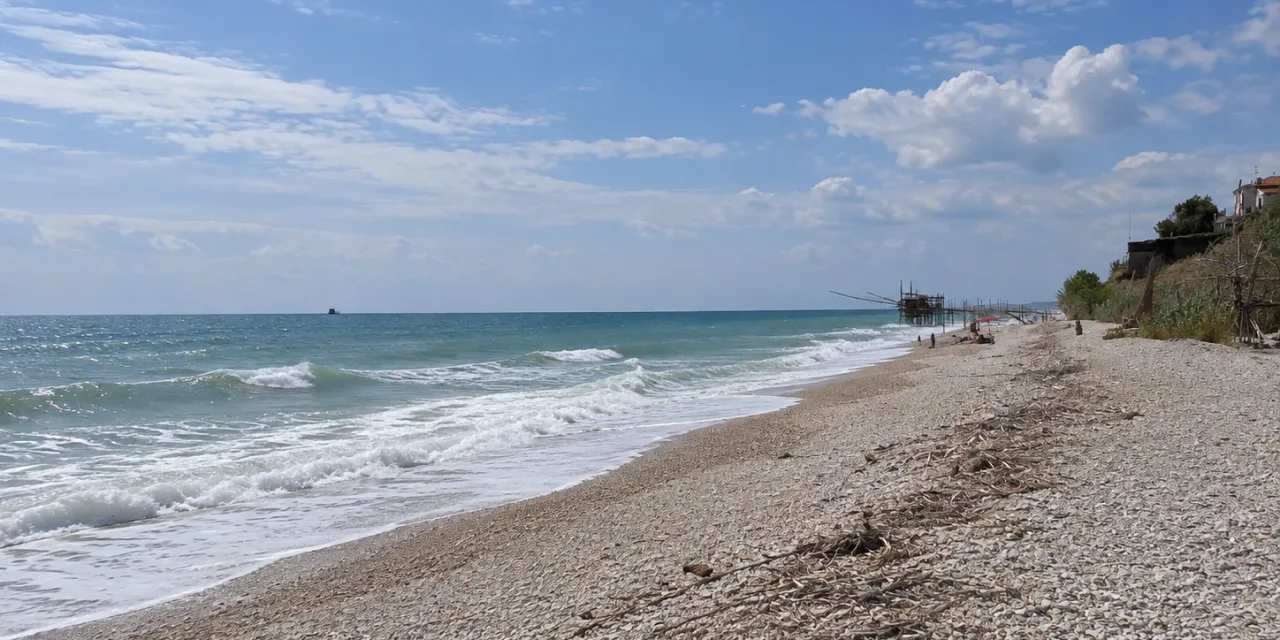 Spiaggia Punta Le Morge in Abruzzo vista da lontano